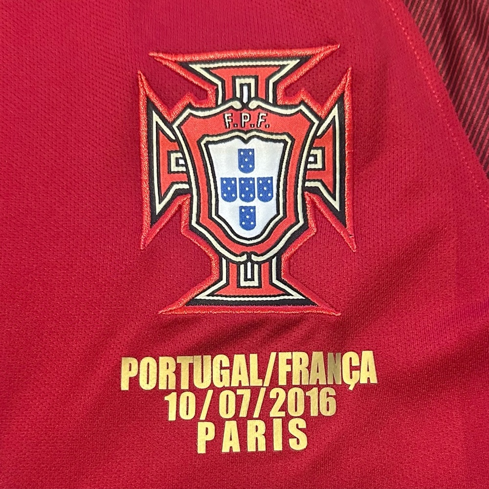 2016 euros Portugal final kit. Cristiano Ronaldo CR7 soccer football jersey. NWT - Picture 3 of 4